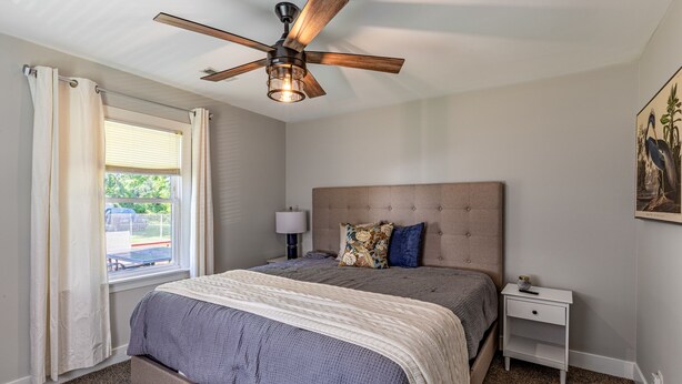 2 bedrooms, desk, iron/ironing board, WiFi (free)