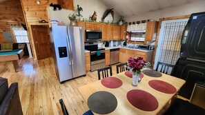 Dining - Little Cabin All To Yourself (Sevierville)