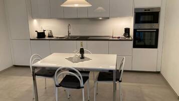 Frigorifero, microonde, forno, lavastoviglie