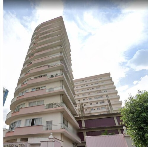 Newly Renovated Spacious 2 Bedroom Apartment