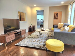 テレビ、書斎 / ワークスペース