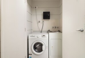 Interior - 1 Bdr Apt w/ AC | Kitchen | Parking | 131F1 (Rocklea)