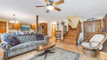 House (Bears Den) | Exterior