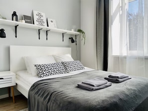 Iron/ironing board, free WiFi, bed sheets