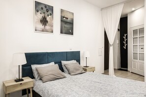 Fer et planche à repasser, Wi-Fi gratuit, draps fournis