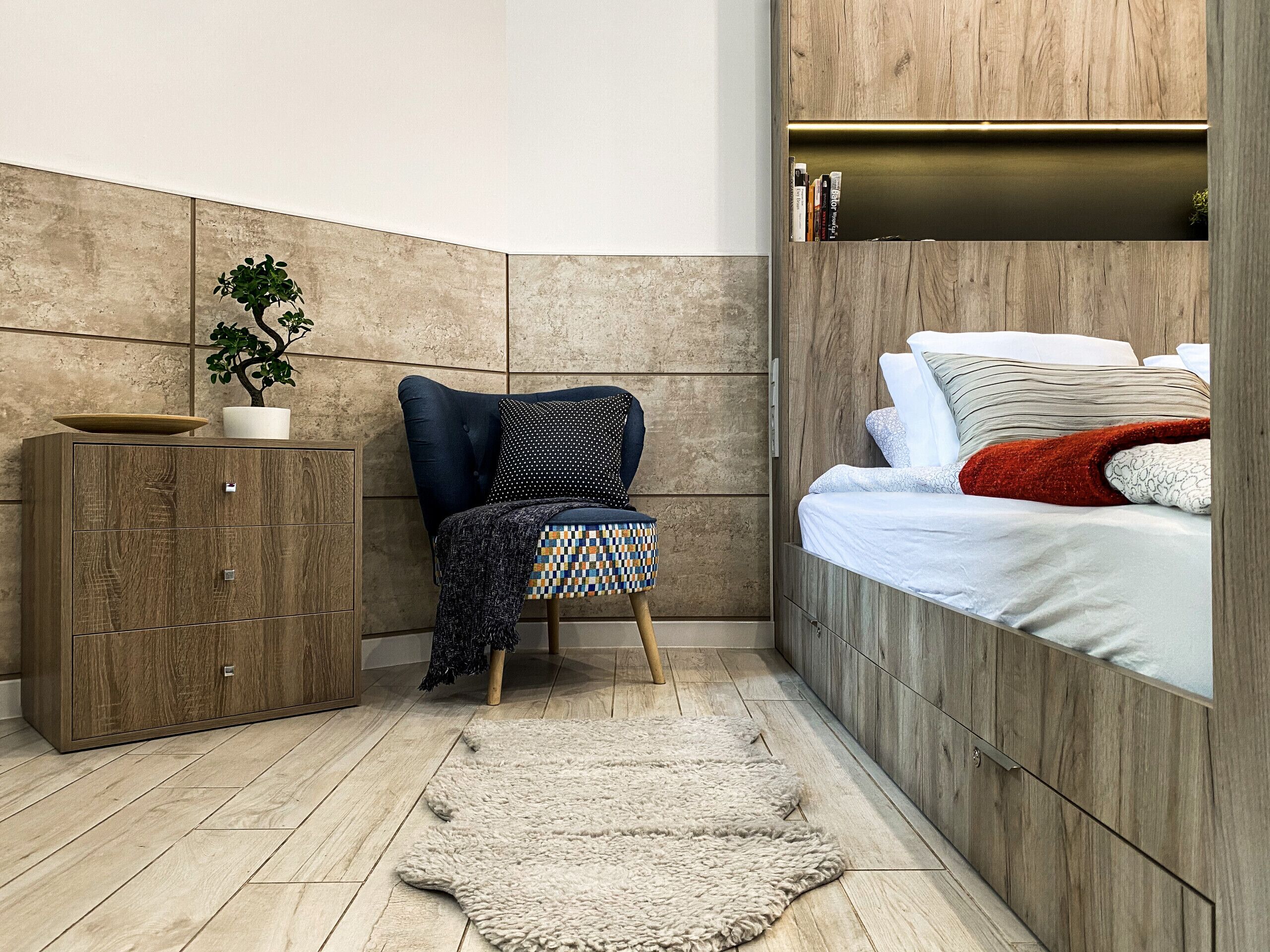 Iron/ironing board, free WiFi, bed sheets