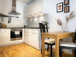 Fridge, oven, electric kettle, toaster - Łobzowska 22/20 (Kraków)