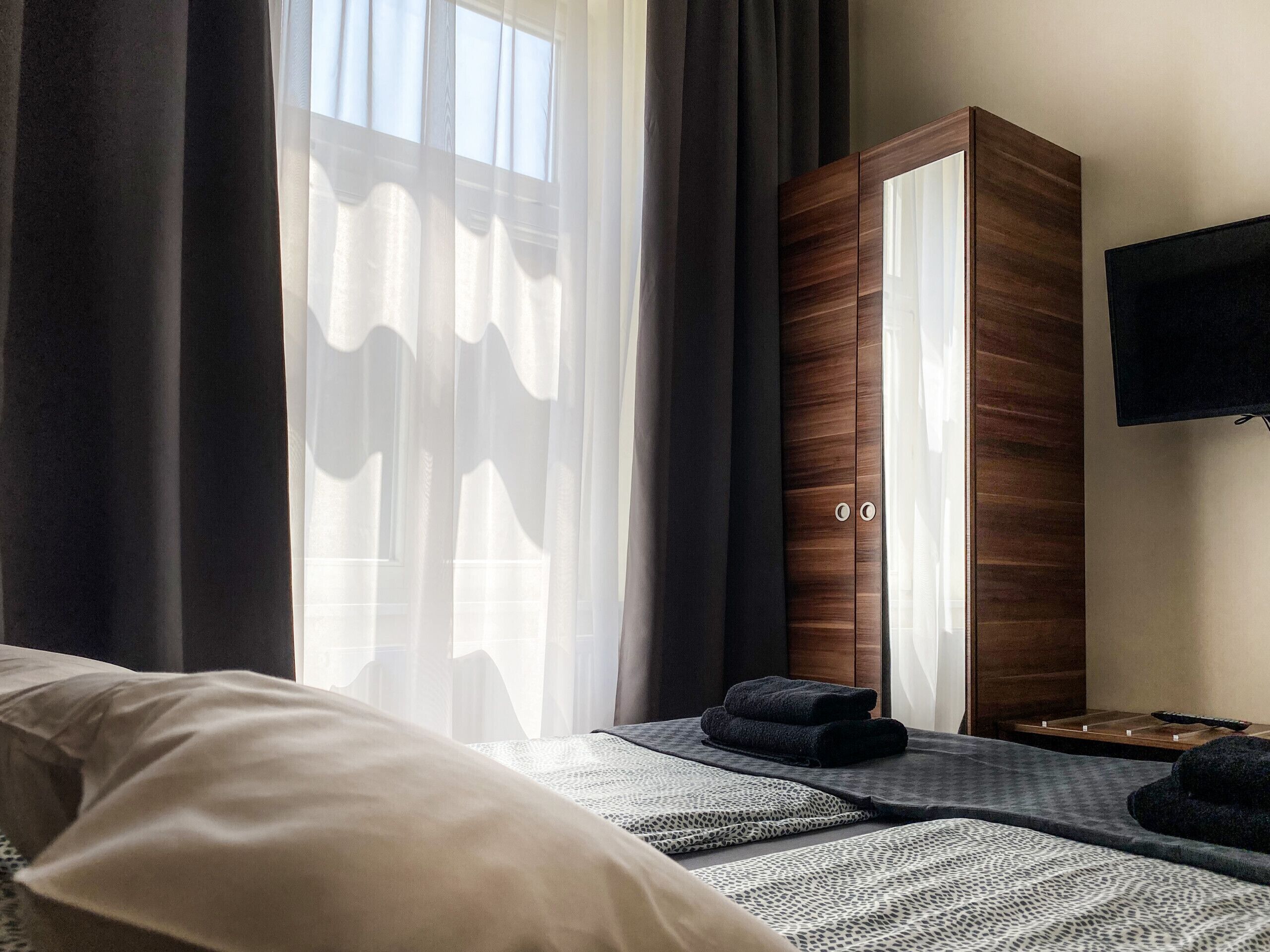 Iron/ironing board, free WiFi, bed sheets