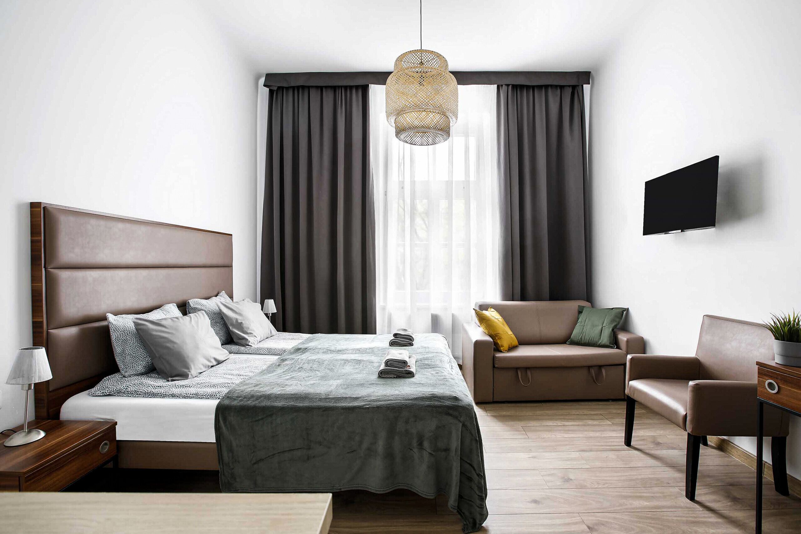 Iron/ironing board, free WiFi, bed sheets