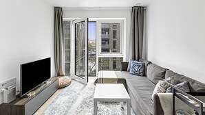 Unclassified image, 4 of 25, button - Stylish Flat In Battersea Reach (London)