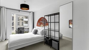 Unclassified image, 3 of 25, button - Stylish Flat In Battersea Reach (London)
