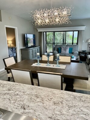 Interior - Vinyards 3/2 condo w/ golf course view. 6 miles to beaches and a minute to pool. (Naples)