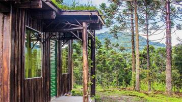 Ninho da Terra Ecolodge Yaahoo | Didekorasi berbeda-beda dan dilengkapi dengan perabotan berbeda-beda