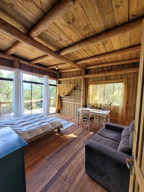 Araucasa da Montanha | Decoración personalizada, muebles diferentes y escritorio 