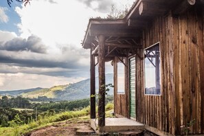 Ninho do Ar Espírito da Montanha | 獨特設計、獨特裝修、書桌、手提電腦工作空間