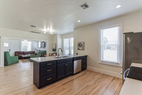 Spacious - newly renovated 3 bedroom 2 bath home in central OKC - sleeps 7