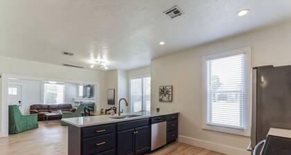 Spacious - newly renovated 3 bedroom 2 bath home in central OKC - sleeps 7