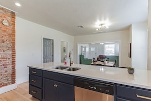 Interior - Spacious - newly renovated 3 bedroom 2 bath home in central OKC - sleeps 7 (Oklahoma City)