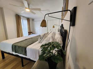 2 bedrooms, iron/ironing board, WiFi