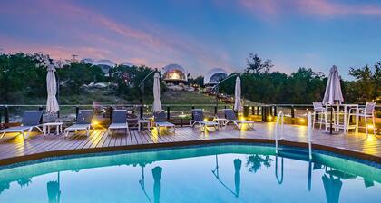 Unique & Plush Eco-Glamping Resort in TX Hill country!
