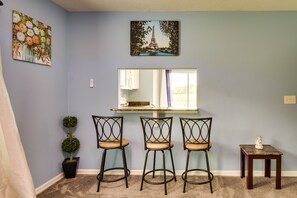 Interior - 2 Mi to Epperson Lagoon: Home w/ Private Yard (Wesley Chapel)