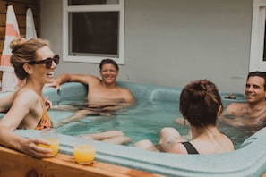 Outdoor spa tub