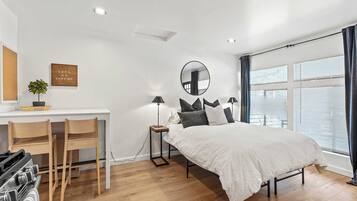 1 bedroom, travel cot, WiFi, bed sheets