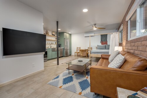 Sugar Loaf Casita - 1 Block to Best Trailhead!