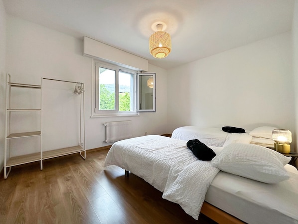 3 bedrooms, iron/ironing board, free WiFi, bed sheets