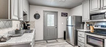 Cozy 2B/1B Retreat: Heart Of MWC