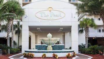 Condo (2 Bedrooms) | Property amenity