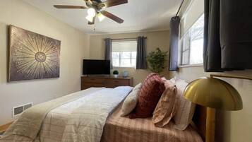 2 habitaciones, tabla de planchar con plancha, wifi y ropa de cama