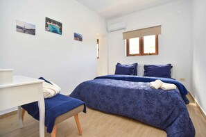 4 chambres, fer et planche à repasser, accès au Wi-Fi (inclus)