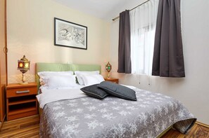4 chambres, fer et planche à repasser, Wi-Fi gratuit, draps fournis