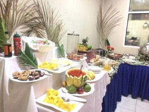 Free daily continental breakfast 