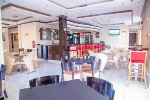 Bar (on property) - Hotel Karisimbi (Kigali)