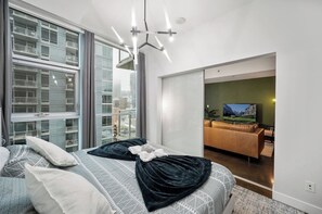 2 bedrooms, desk, iron/ironing board, free WiFi