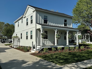 Entire home, steps away from Village of Spring Lake downtown Social District.