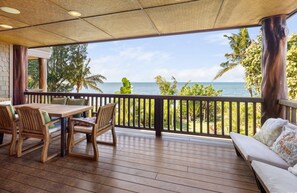 Outdoor dining - Peaceful North Shore Beach Oasis (Waialua)