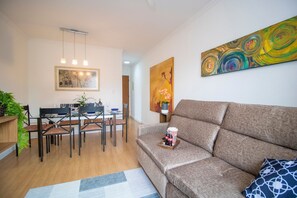 Basic Apartment | Living area