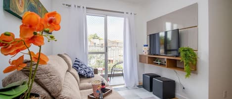 Basic Apartment | Living area
