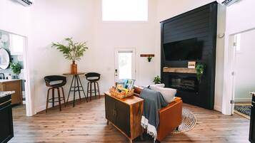 Télévision, cheminée