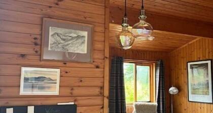 Highland Cabin on the Sea “Pine”@Appin House