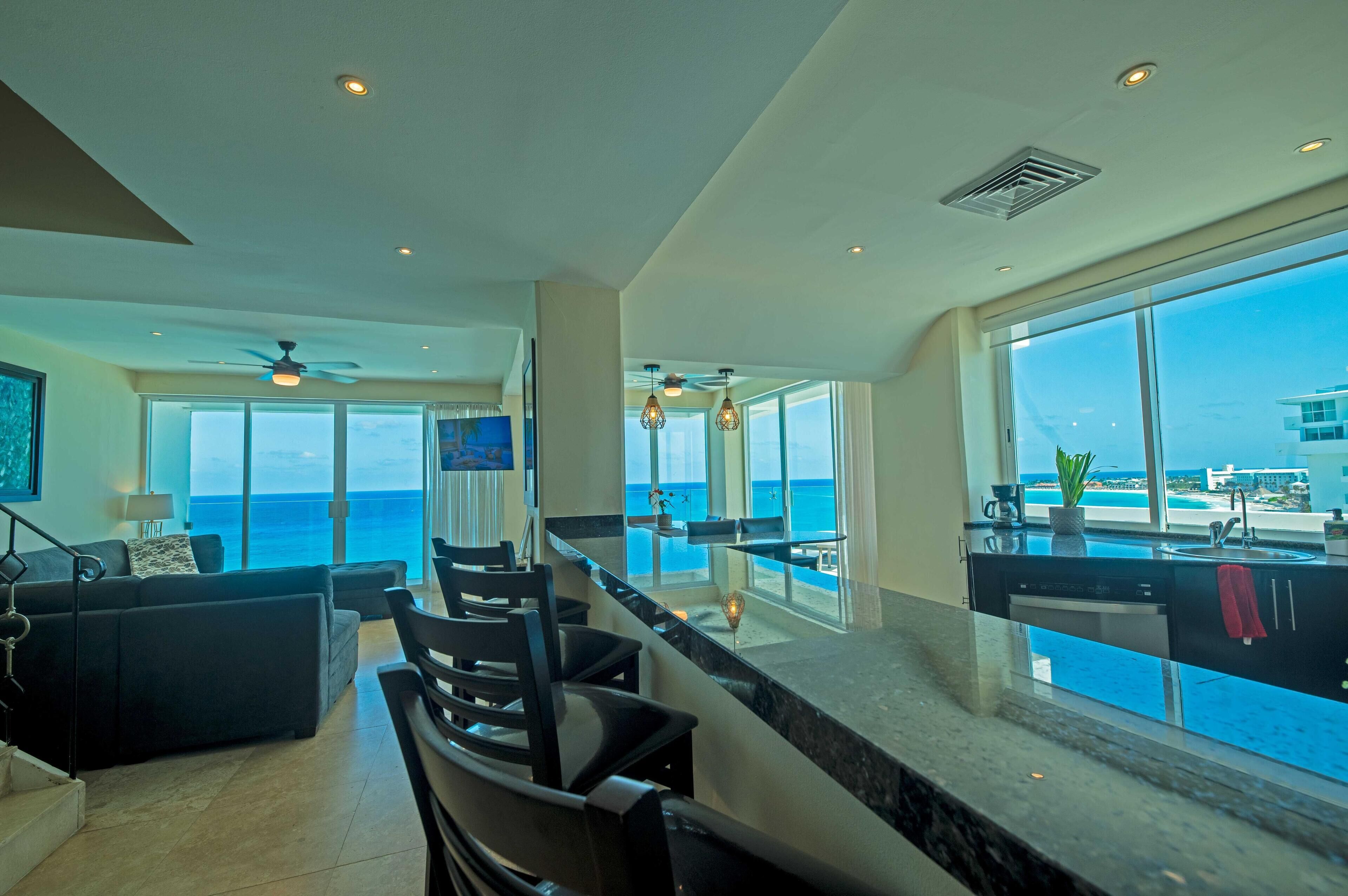 Beachfront  19br/16bth  Penthouse Combo #301234 - Cancún