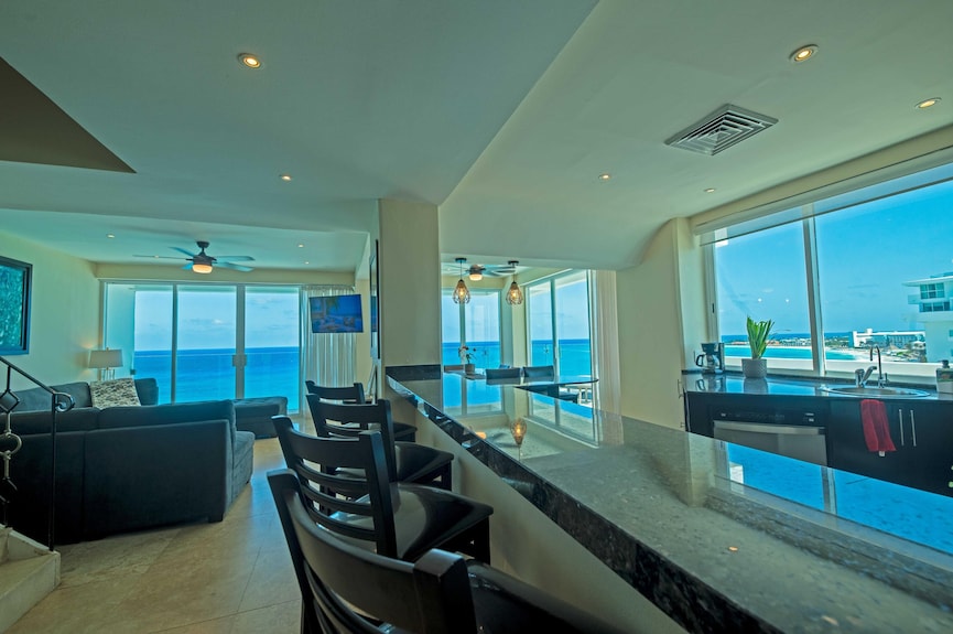 Beachfront 19br/16bth Penthouse Combo #301234 - Cancún