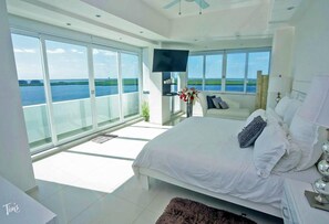 10 bedrooms, desk, iron/ironing board, travel cot