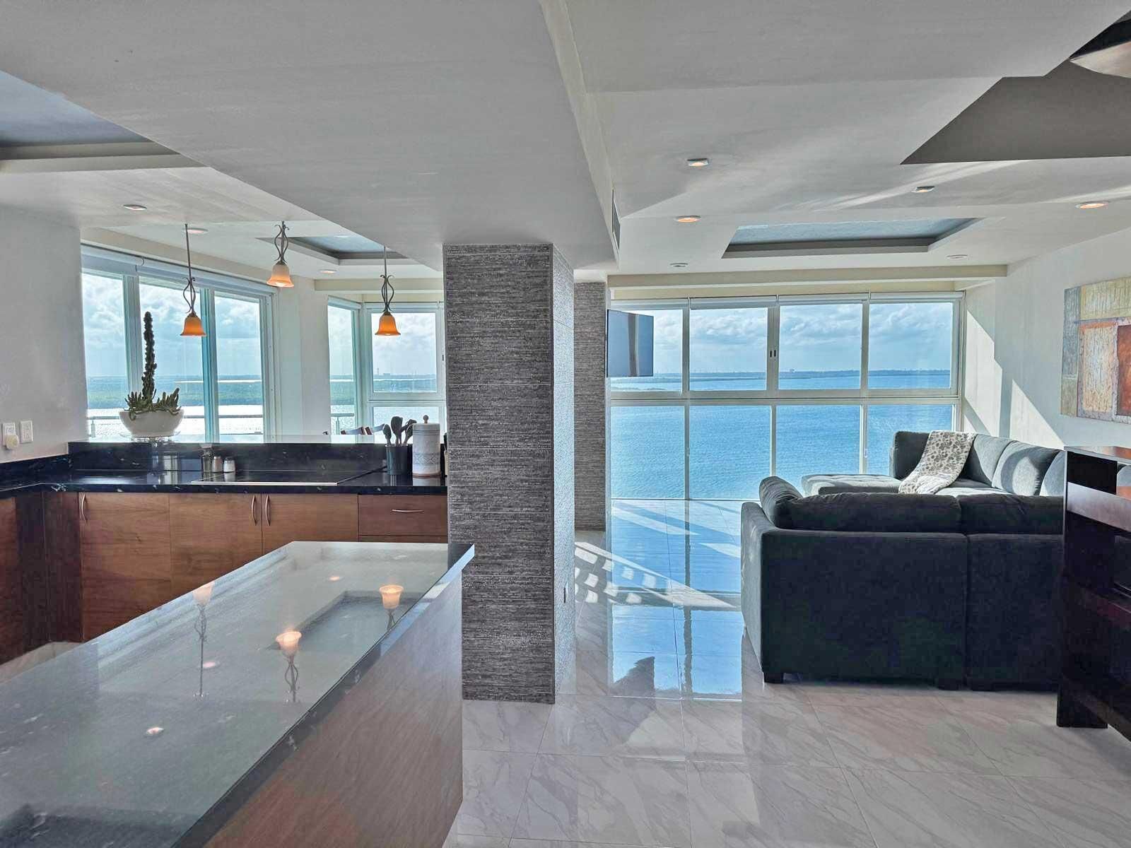 Beachfront  12br/10bth  Penthouse Combo #3134 - Cancún