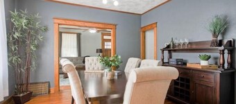 Cozy Historic Downtown Edwardsville Charmer