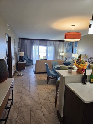 المنشأة من الداخل