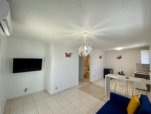 Smart TV - Las Mariposas Suite Apt. 1 (Carolina)